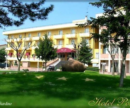 Hotel Poli Castelnovo di Sotto Ngoại thất bức ảnh