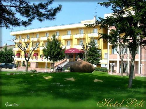 Hotel Poli Castelnovo di Sotto Ngoại thất bức ảnh