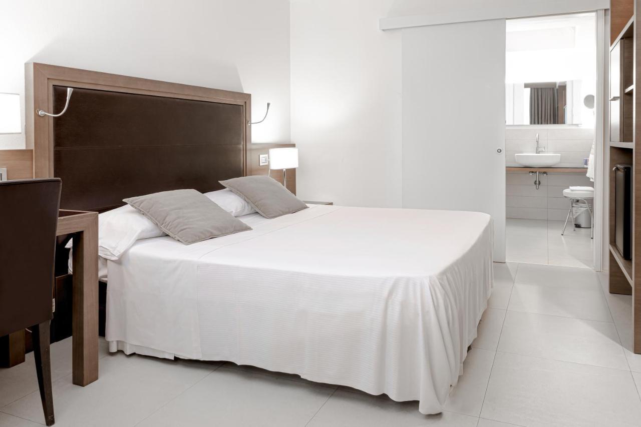 Hotel Poli Castelnovo di Sotto Ngoại thất bức ảnh
